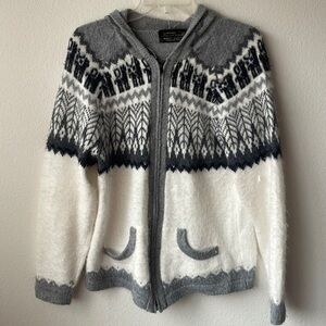 Alpaca jacket sweater 100% Alpaca made in Peru size Large gray white softgirl